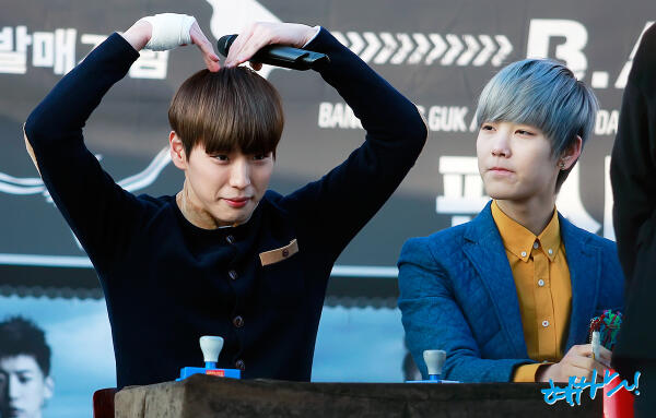 BAPTHAILAND's tweet photo. [HQ FANTAKEN] 130407 Himchan &amp; Zelo @ Daegu Fansign (Cr; HUI) #1 http://t.co/1Tc20MXr7m