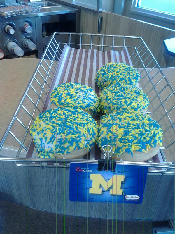 TimH_East_Det's tweet photo. @DetroitGoods We've got Spirit! Grab some fresh donuts and a giftcard to celebrate our team! #GOBLUE #UOFM #FINALFOUR http://t.co/3w2hnao5u3