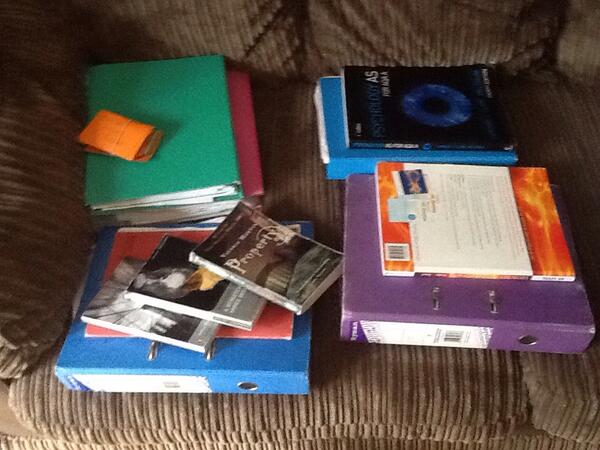 maggsyx's tweet image. Let the revision commence .... #exms #college #killmenow