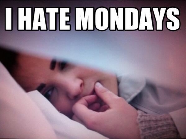 OUATmeme's tweet image. ...who doesn't??? #OUAT #Monday #OncersTakeTheWorld #oncers #onceuponatime #snow #Marymargaret #OUATFanArtExpo
