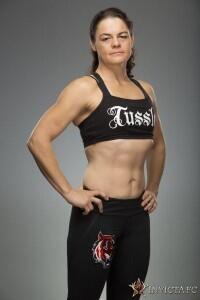 FionaMMA's tweet photo. thankyou to all my #InvictaFC5 sponsors @TussleFightGear @Onnit @rocktapeaussie @tigermuaythai http://t.co/hqVFm2lTY4