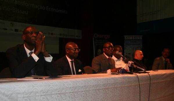 institutoBenten's tweet photo. Depois da homenagem a Cabral, realizou-se o Fórum Económico de Bissau, em parceria com AD e Instituto Amílcar Cabral. http://t.co/OyU7mkEX5P