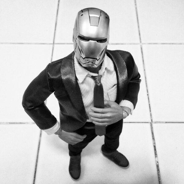 saykoji's tweet photo. Suit up! #roniman http://t.co/OtROdOpV0n