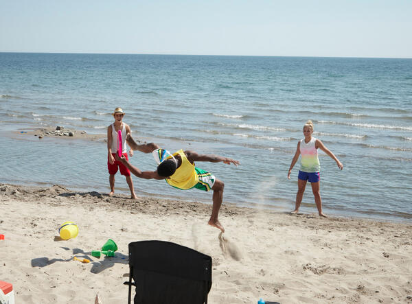 TheNextStepTV's tweet image. You've got two weeks left to wait so here is a cool behind the scenes picture to hold you over!!!  #TheNextStep #OMD