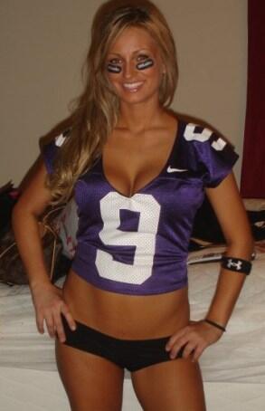 CollegeGirlsnow's tweet photo. I thought #TCU was a good Christian school http://t.co/5hd1E03pWh