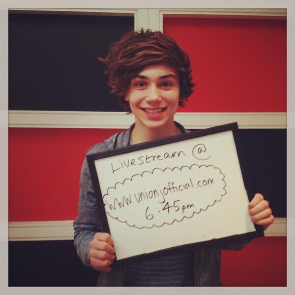 UnionJworld's tweet photo. GO GO GO!!! #UnionJSingleTitle George X http://t.co/PhCx67k1wE