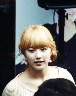 IBYUNGH's tweet photo. dia blonde cantiknya badai bro http://t.co/x6GkUulqqR