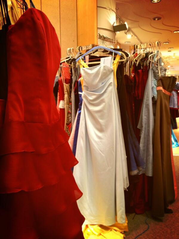 BrooklinePR's tweet image. The #GownTownYYC event space is ready for Sunday. Over 200 dresses to choose from! #perfectprom
