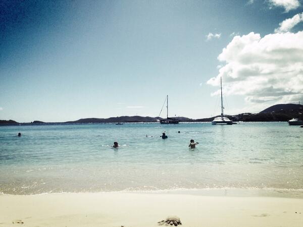 _bountroukas's tweet photo. St. Thomas relaxation ❤ http://t.co/6cPRdzE9cz