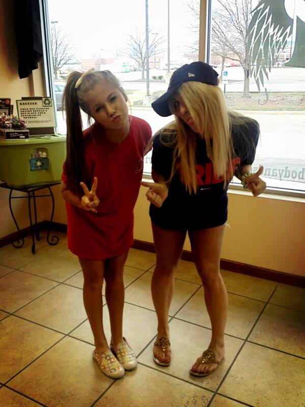 kamlowskymariss's tweet photo. come in to @sinfullygood_oh wearing #tribe apparel and get a free free upgrade or lotion packet! 😊👍⚾ http://t.co/8iZqZrqgLf