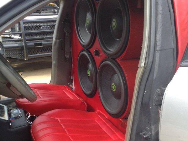 SoundQubed's tweet photo. Qubers! Check out this build in an Impala.
@chevrolet #Soundqubed #impala #bass #HDC418 http://t.co/NcoSm1qcDL