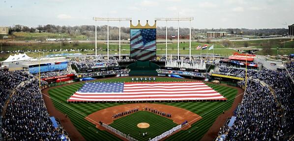 Royals's tweet photo. Thanks to all 40,073 #Royals fans for coming to cheer! #cometoplaykc http://t.co/OlTFahGZ3S