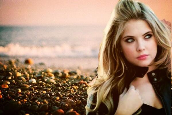 ToriM_SC's tweet photo. I love my header. I photoshopped it myself. [blushes a bit] http://t.co/5Owd4l3yvd