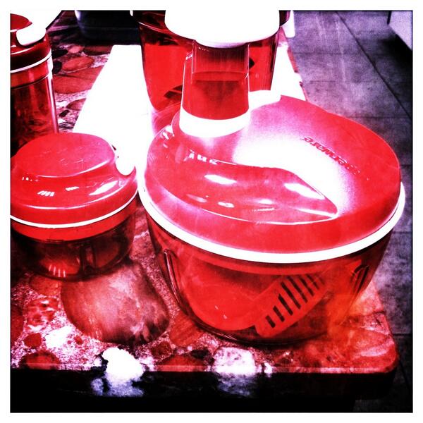 AbdelAlaoui2011's tweet image. @tupperware_fr l'atelier écolo avec le #easychef #flandecourgette @unomafu