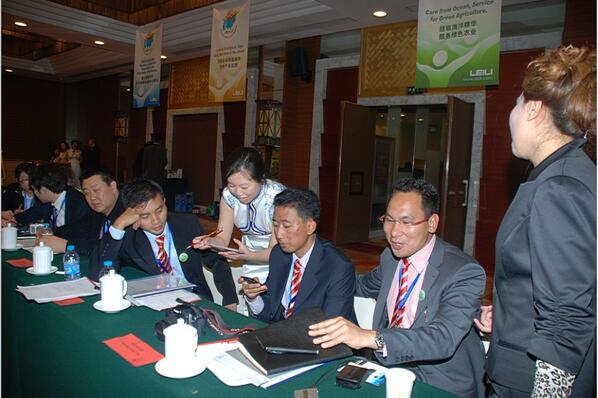 LEILIGROUP's tweet photo. Arrange the payments #Leili global gathering, March 2012# http://t.co/lxdDKnRflS