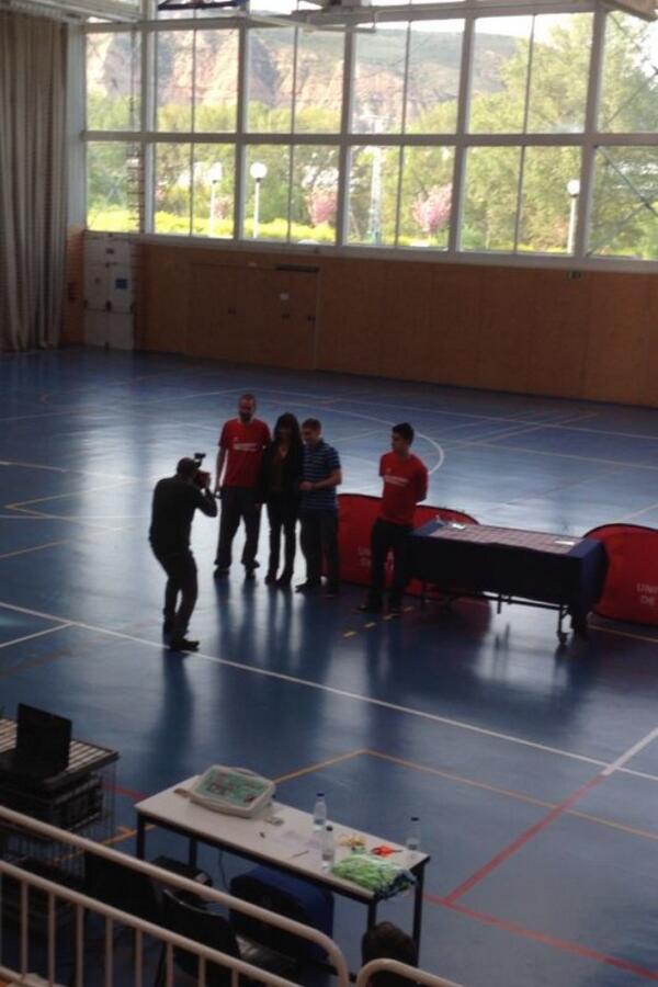 BroncasCF's tweet photo. Bueno aqui os dejamos la entrega de trofeos con nuestro mister @IsidroGomara y nuestro capi @romerillo89 #BroncasFC http://t.co/BAkb2Cz3rU