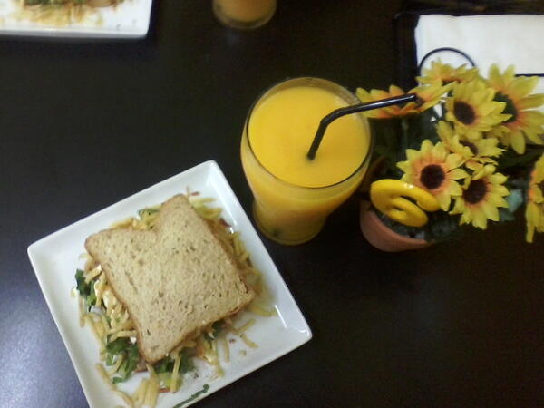 Tiiitiiiii's tweet photo. Tomando once !! Rico http://t.co/lykaLqhmXC