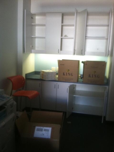 userplane's tweet image. Packing up the place &amp;amp; mov'n to Beverly, Hills that is...swimming pools, movie stars.