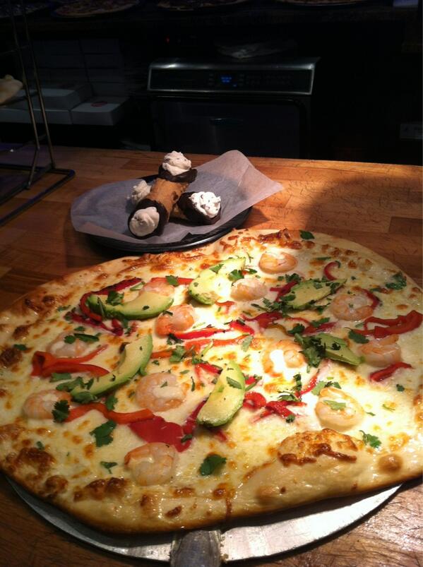 Roasted shrimp pizza, w peppers, avocado &amp; mozzarella
Chocolate dipped mascarpone cannoli 
Tonight <a href="/HorseshoeCLE/">Jack Cleveland</a>