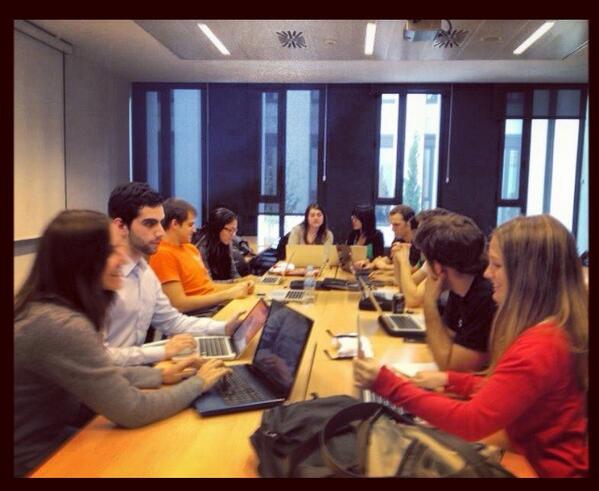 IQ2013ejoventut's tweet photo. We leave a picture of our team working hard. We will soon reveal the dates!! #IQ13 http://t.co/VI1Kh53CXB