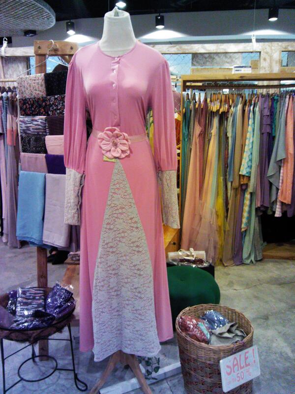 New display by <a href="/Gdas_by_Ghaida/">Ghaida Tsurayya</a> dapatkan disc.up to 50% for special collection