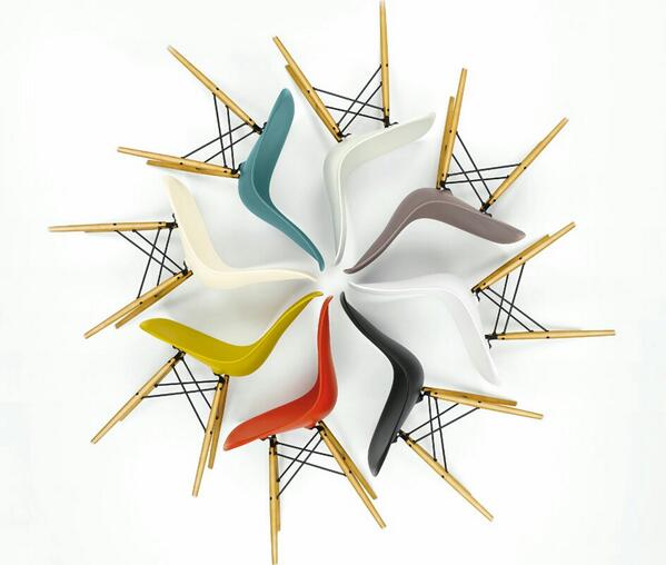 imperdry's tweet photo. #PlasticChair de #Eames #diseño de 1950 primera silla de fabricación industrial en plástico. http://t.co/VErLq8xFkD http://t.co/CYYZ8vkB7y