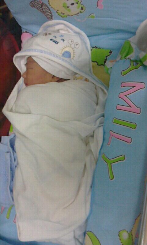 lilAna18's tweet photo. Muhammad, welcome to the world. http://t.co/HuPcMxJ8UF