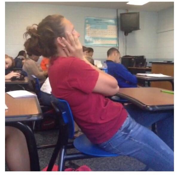 Laced_Uppp's tweet image. Literally DYING in Anatomy. #everyclass #pointless #boring #shutitterry