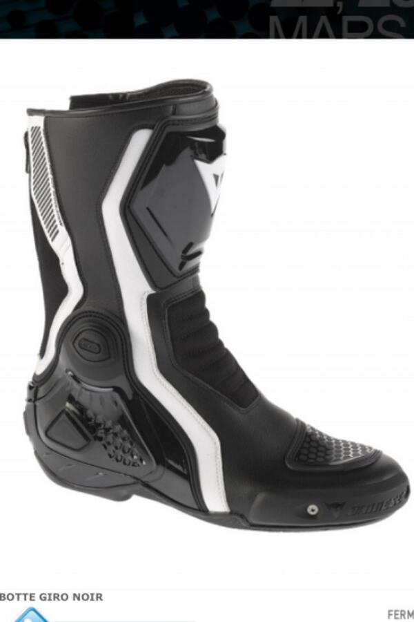 JiSteev's tweet image. A chaque fois que je vais sur Chrome avec mon iPhone, j'ai cette photo qui s'affiche.
#Need #Dainese #ReallyNeed