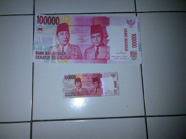 Download Desain Uang Mainan Background