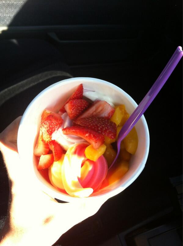 Litsvinnig's tweet image. Just had my first fix of @FiloYoghurt #FrozenArt  - go check it out. Finally a reason to visit VictoryPark!