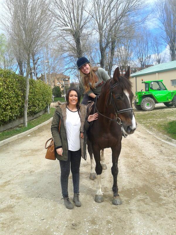 Alizoness's tweet photo. Reservaba esta foto para un momento especial.. Muchas muchiiisimas felicidades para mi Elenoooo :):) @eleblown 22! :) http://t.co/bI6Td0lxzM