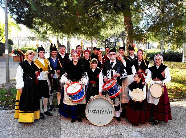 “ Aires de Asturias esta abierta a todos. 
Cualquiera puede participar de nuestras actividades.centrosasturianos.blogspot.ch/2013/03/centro…