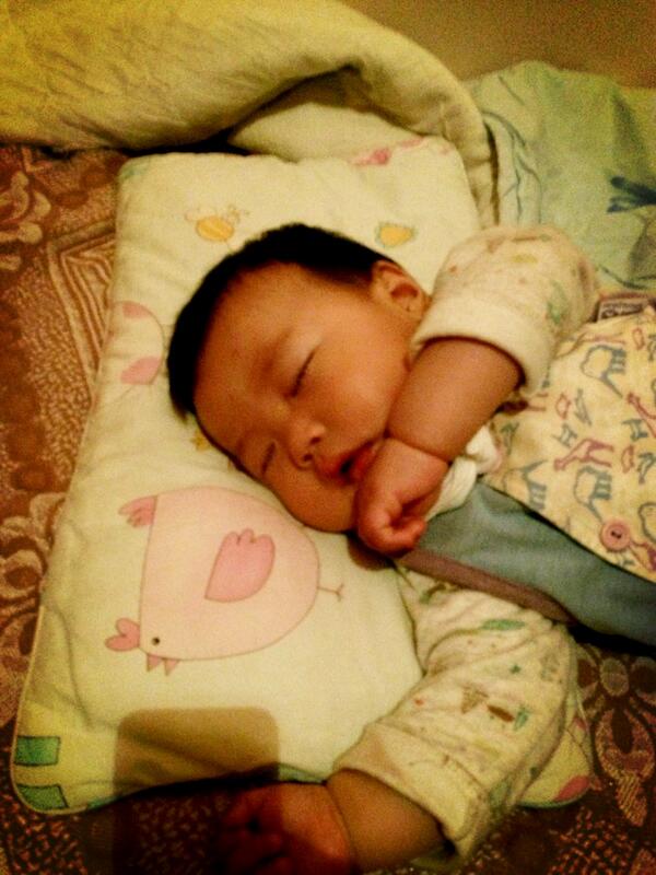 _nani0419's tweet photo. 이쁜 내아들~>_<
자는 모습도 이쁘네~>_< http://t.co/lCZdDf2aTW