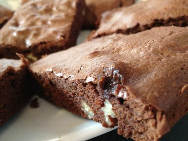 vixmix1983's tweet photo. Homemade brownies!! Yum http://t.co/d8VA8CB8w7
