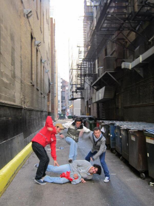 Pachecadas's tweet photo. Para mi #PostureoEEUU es fingir una pelea en un callejón @pepeconpe @JCROA7 @nanoyllera9 http://t.co/FuLQHgvc3r