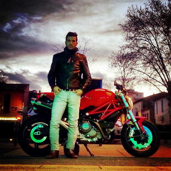 aie_papi's tweet photo. My ducati monster aïe aïe aïe http://t.co/OBy7DMkWGi