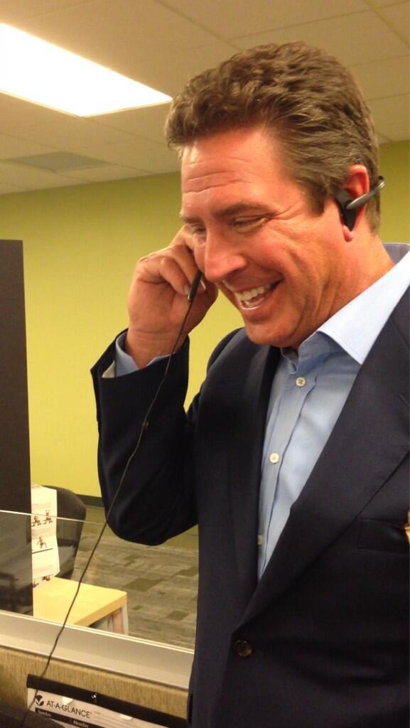 DanMarino's tweet photo. “@Nutrisystem: @DanMarino chats with a few customers #marinovisit http://t.co/Duor70rcqz” I could get use to this. #CallingPlays