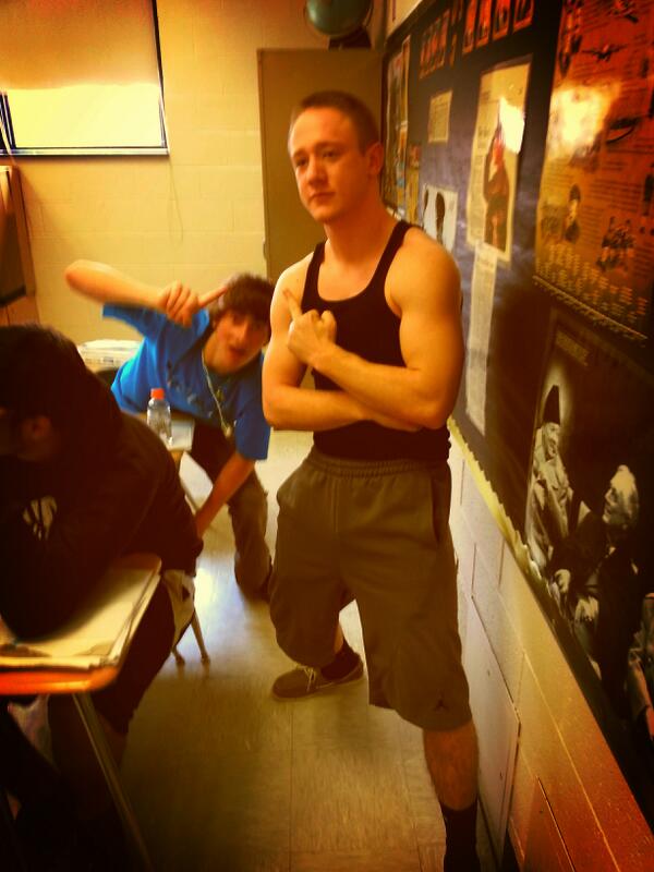 AJones_25's tweet image. Tank Tuesday gone wrong @iFLYfarrell #nicebeader #faggit