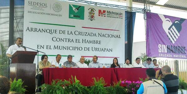acmarti_mx's tweet photo. Y ya arranco en Michoacán la Cruzada Nacional contra el Hambre, @sedesolmich @victorsilvamich esto es #MoverAMéxico http://t.co/2BDZJaCUmh