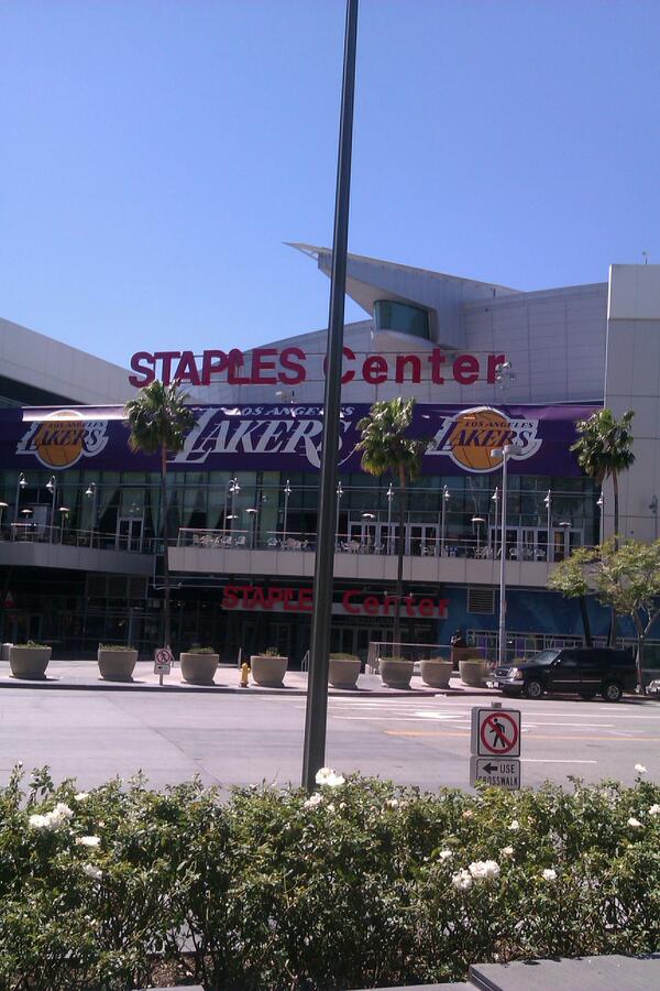 daniel6021's tweet photo. Here at the staples center!!! http://t.co/uTeDqgeufZ