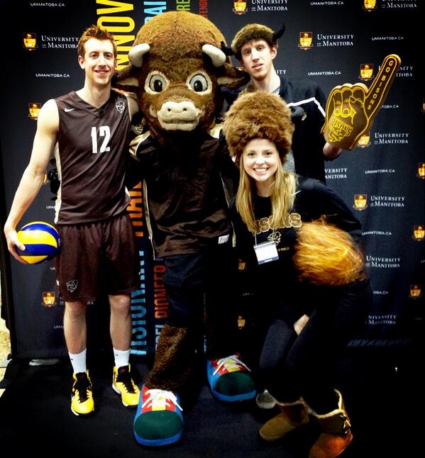 Bison_billy's tweet photo. Come check out the photo booth at the Wpg Convention Center to get your picture with me!! @umbisons @umanitoba http://t.co/fxhbBmOP0p