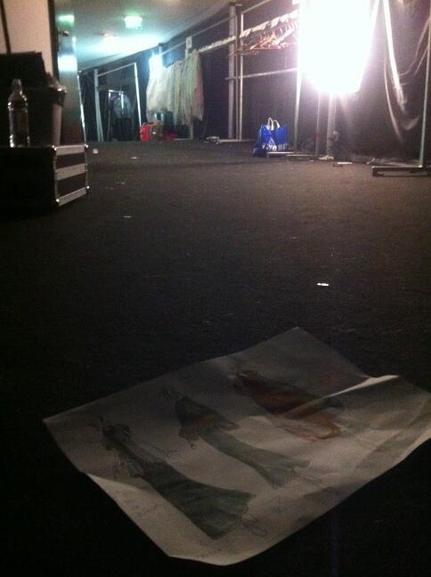 Kaj se najde v backstageu... Skiciran lookbook #fwlj