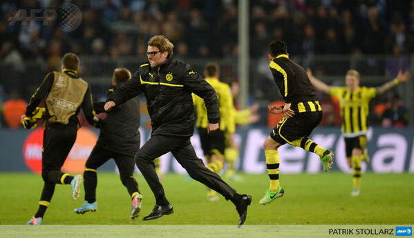 BHcGhDYCMAAnUR3 Jurgen Klopps brilliant reaction to being told Dortmunds winner v Malaga was offside