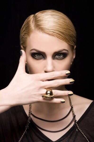 WrapArtistNails's tweet photo. Old with the old in with the bold! #nails #nailart #nailswag #beauty #fashion http://t.co/g3idX8mDld