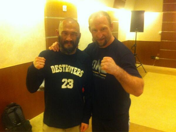 brock_larsoncfx's tweet photo. Onefc baby http://t.co/hLRzeFt6ht