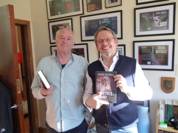 Hovedland's tweet photo. Steen Piper på besøg hos Craig Russell #nybog #Valkyriesang http://t.co/r956mTDktU