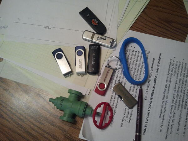 KolbyHambright's tweet photo. @cocoaniterider snag yourself another flash drive I don't think you have enough http://t.co/7IKIR4OCgG