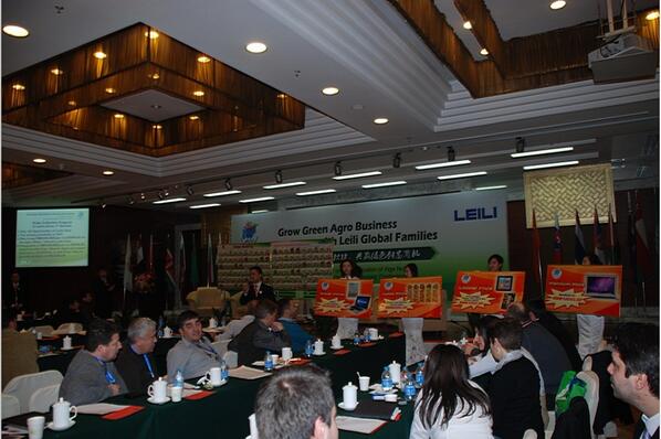 LEILIGROUP's tweet photo. Arrange the payments #Leili global gathering, March 2012# http://t.co/7uGs0EoYy4