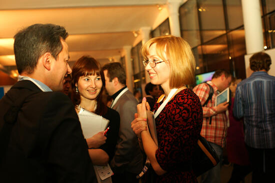 dynamicpixels's tweet image. Our PR Alexandra, BizDev Elena and Bernd Schulze (Qualcomm) at @Apps_4_all